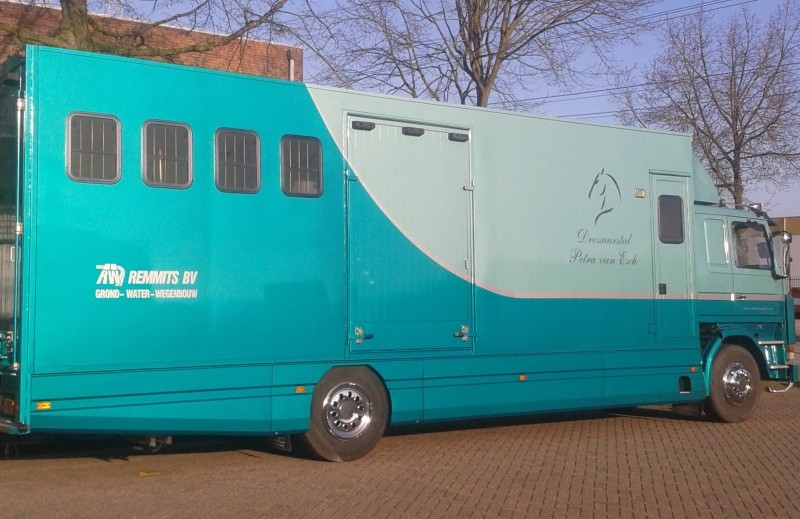 Paardenwagens speciaalbouw verzorgd door B&amp;TT Bedrijfswagen en Trailertechniek Son B.V.  in de buurt van Nijmegen